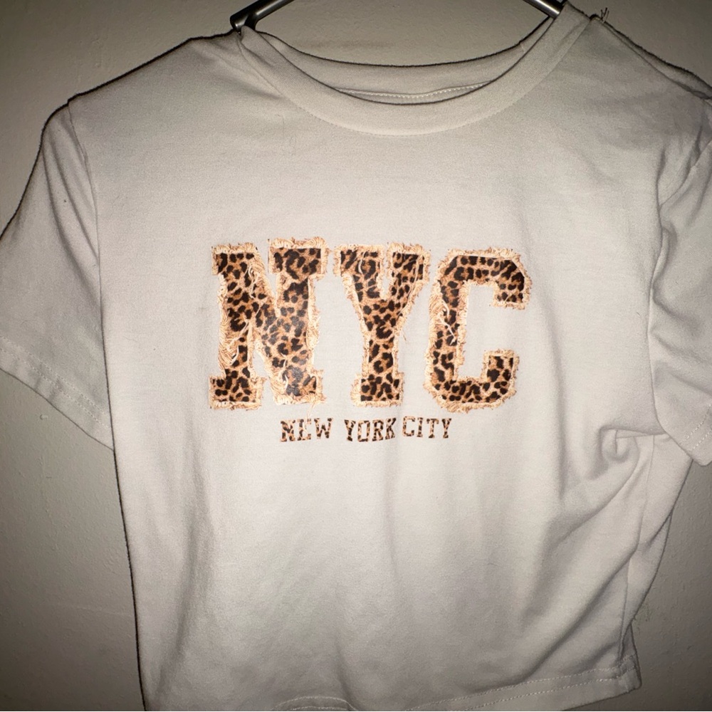 SHEIN White Crop Top with Leopard NYC Print